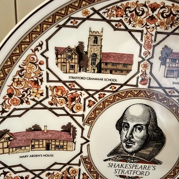 10" plate Wedgewood Etruria & Barlaston features Shakespeare's Stratford 📚🖋️ - Picture 3 of 6